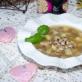 Resepi sup kacang dengan daging dan cendawan