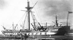 Kapal di bawah Serangan Salib Selatan oleh pemusnah Tentera Laut British